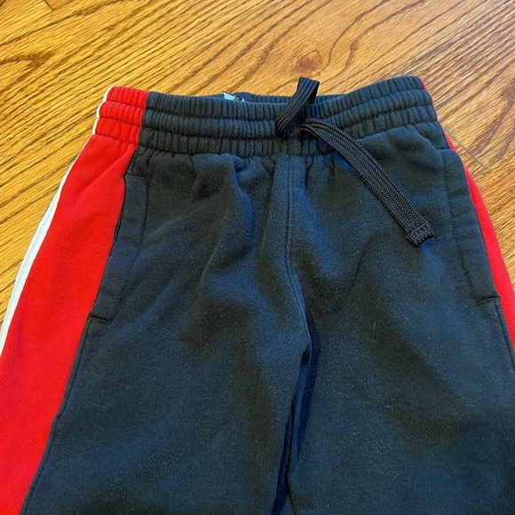 Nike Boy’s Red and Black Joggers Size M(5-6) - Picture 2 of 4